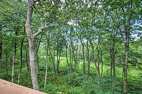 Luxe Wintergreen Resort Escape w/ Hot Tub!