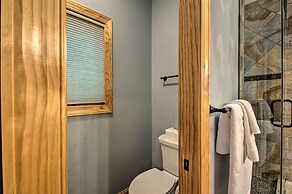 Luxe Wintergreen Resort Escape w/ Hot Tub!