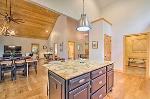 Luxe Wintergreen Resort Escape w/ Hot Tub!