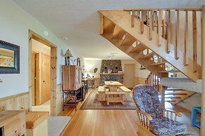 Large Home on Lake Edward w/ Deck & Fire Pit!