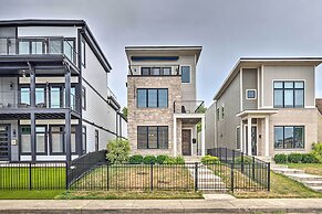 Modern Indianapolis Home w/ Skyline Views