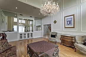 Pool & Hot Tub: Lakefront Harlingen Home