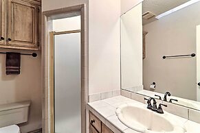 Pool & Hot Tub: Lakefront Harlingen Home