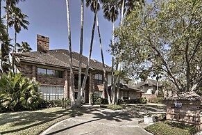Private Pool: Lakefront Harlingen Home