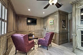 Pool & Hot Tub: Lakefront Harlingen Home