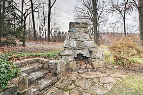 Macungie Cabin w/ Fireplace Near Bear Creek Skiing