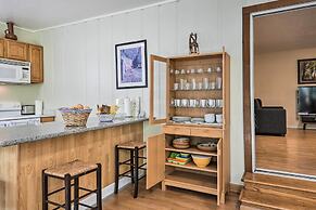 Peaceful Oakland Oasis w/ Private Yard!