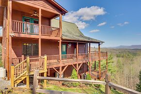 Mountain-view Murphy Cabin w/ Shared Fire Pit