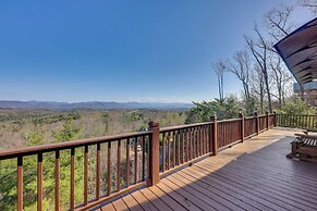 Mountain-view Murphy Cabin w/ Shared Fire Pit