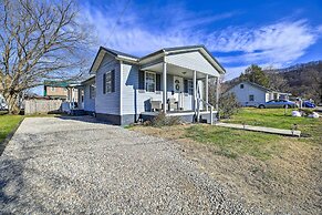 Pet-friendly Charleston Home w/ Fenced Yard!