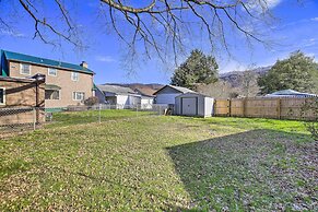 Pet-friendly Charleston Home w/ Fenced Yard!