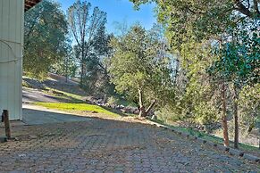Modern Groveland Chalet ~ 25 Mi to Yosemite!