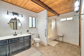 Modern Groveland Chalet ~ 25 Mi to Yosemite!