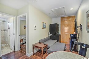 Pet-friendly Dallas Guest House w/ Patio!