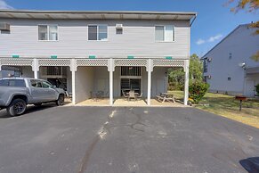 Pet-friendly Oak Harbor Condo: Walk to Lake!