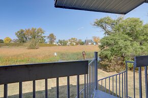 Pet-friendly Oak Harbor Condo: Walk to Lake!