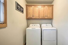 Quiet & Cozy Omaha Cabin ~ 20 Mi to Branson!