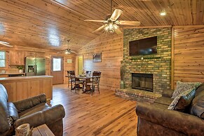 Quiet & Cozy Omaha Cabin ~ 20 Mi to Branson!