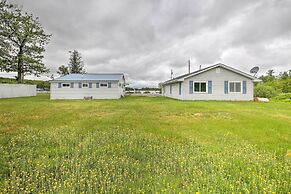 Pet-friendly Togus Pond Home: Kayak & Canoe!