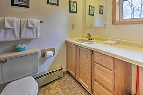 Upson Ski-in/ski-out, End-unit Cabin w/ Fireplace!