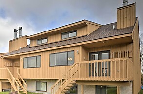 Upson Ski-in/ski-out, End-unit Cabin w/ Fireplace!