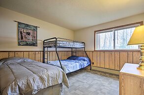 Upson Ski-in/ski-out, End-unit Cabin w/ Fireplace!