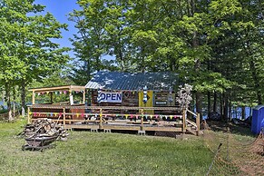 Upson Ski-in/ski-out, End-unit Cabin w/ Fireplace!