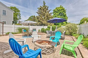 South Kingstown Vacation Rental: 2 Mi to Beach!