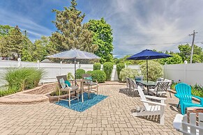 South Kingstown Vacation Rental: 2 Mi to Beach!