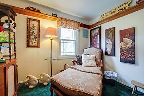 Pet-friendly Smoky Mountain Getaway w/ Fire Pit!