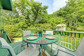 Pet-friendly Smoky Mountain Getaway w/ Fire Pit!