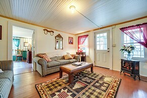 Pet-friendly Smoky Mountain Getaway w/ Fire Pit!