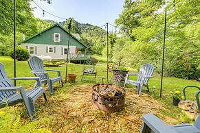 Pet-friendly Smoky Mountain Getaway w/ Fire Pit!