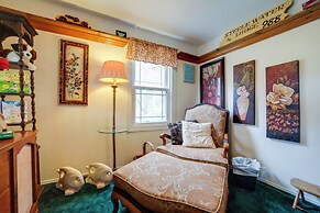 Pet-friendly Smoky Mountain Getaway w/ Fire Pit!