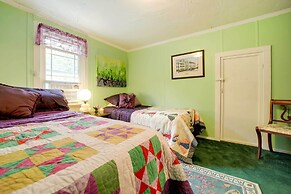 Pet-friendly Smoky Mountain Getaway w/ Fire Pit!