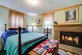 Pet-friendly Smoky Mountain Getaway w/ Fire Pit!