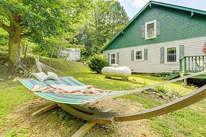 Pet-friendly Smoky Mountain Getaway w/ Fire Pit!