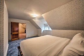 Spacious Reading Home w/ Patio - 2 Miles to Pagoda