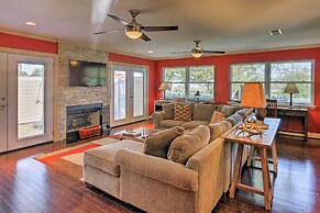 Pottsboro Home on 2 Acres w/ Hot Tub, Near Marina!