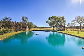 Pottsboro Home on 2 Acres w/ Hot Tub, Near Marina!