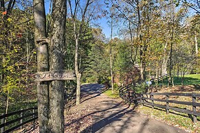 Rustic Dundee Log Cabin w/ Hot Tub & Forest Views!