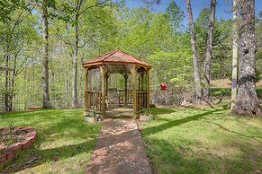 Murphy Cottage w/ Screened-in Porch - Pets Welcome