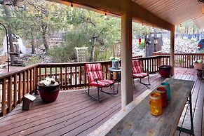 Quiet Ruidoso Hideaway - 2 Mi to Grindstone Lake!