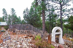 Quiet Ruidoso Hideaway - 2 Mi to Grindstone Lake!