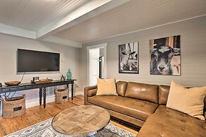 Stylish Vilas Hideaway: Hike, Ski & Explore!