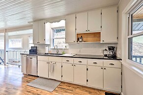 Stylish Vilas Hideaway: Hike, Ski & Explore!