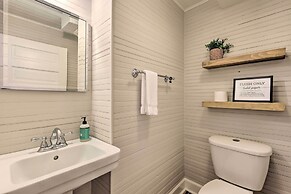 Stylish Vilas Hideaway: Hike, Ski & Explore!