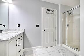 Pond-view Deck + Pool Table: Woodbridge Haven!