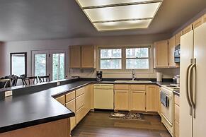 Spacious Hideaway in Ruidoso w/ Multi-level Deck!