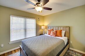 Stunning Lake Hamilton Getaway w/ Hot Tub!